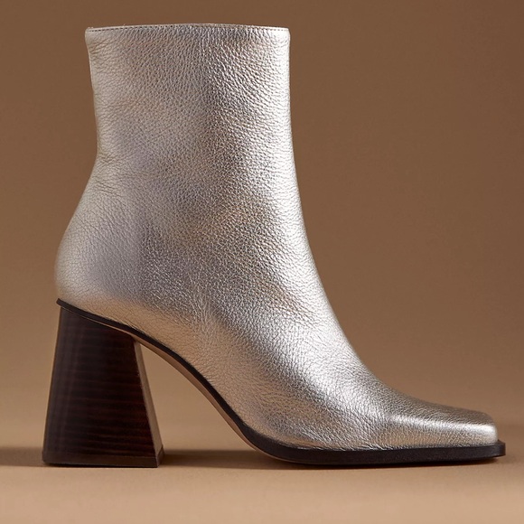 Alohas South Silver Ankle Boots Size 40/9